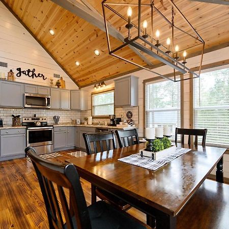 Convenient Romantic Hot Tub Bbq 3-Night Special! Broken Bow Exterior foto
