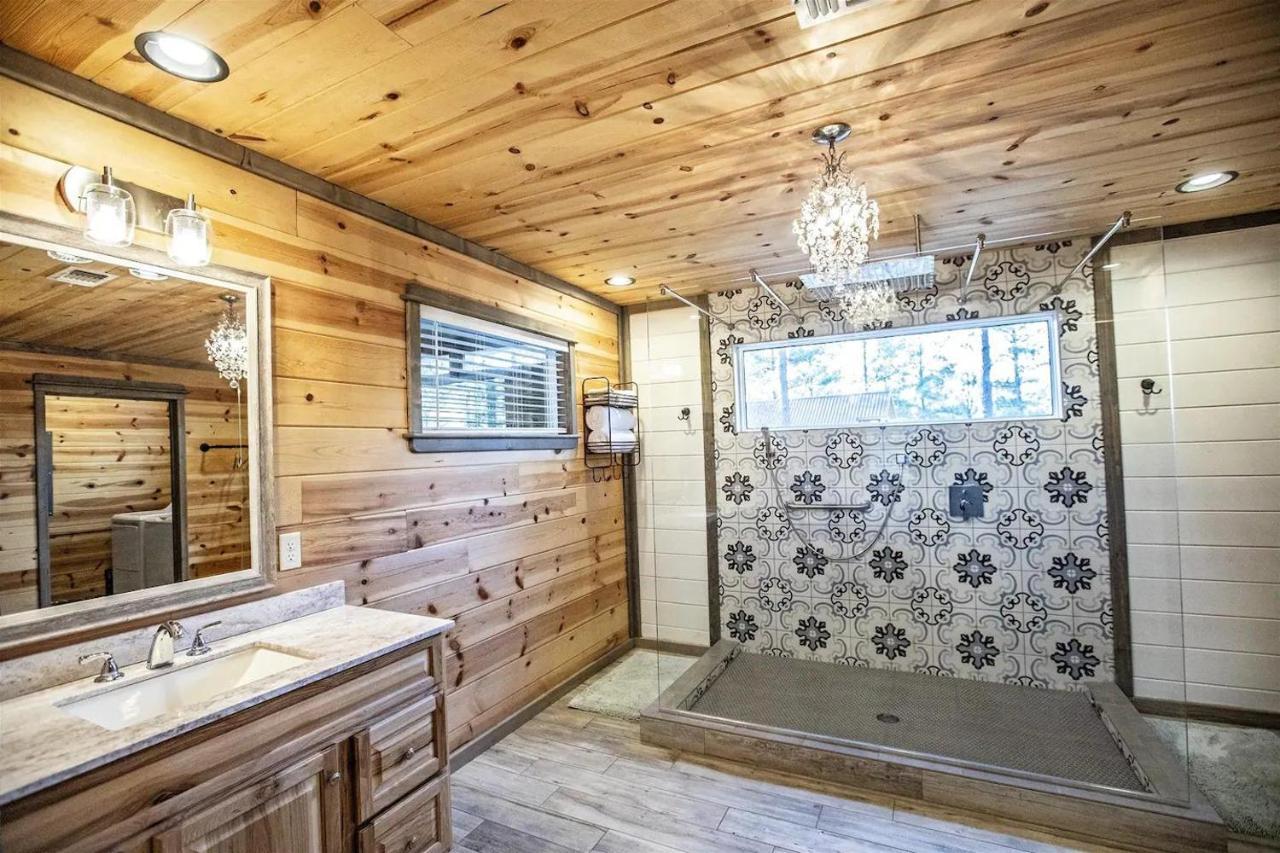 Convenient Romantic Hot Tub Bbq 3-Night Special! Broken Bow Exterior foto