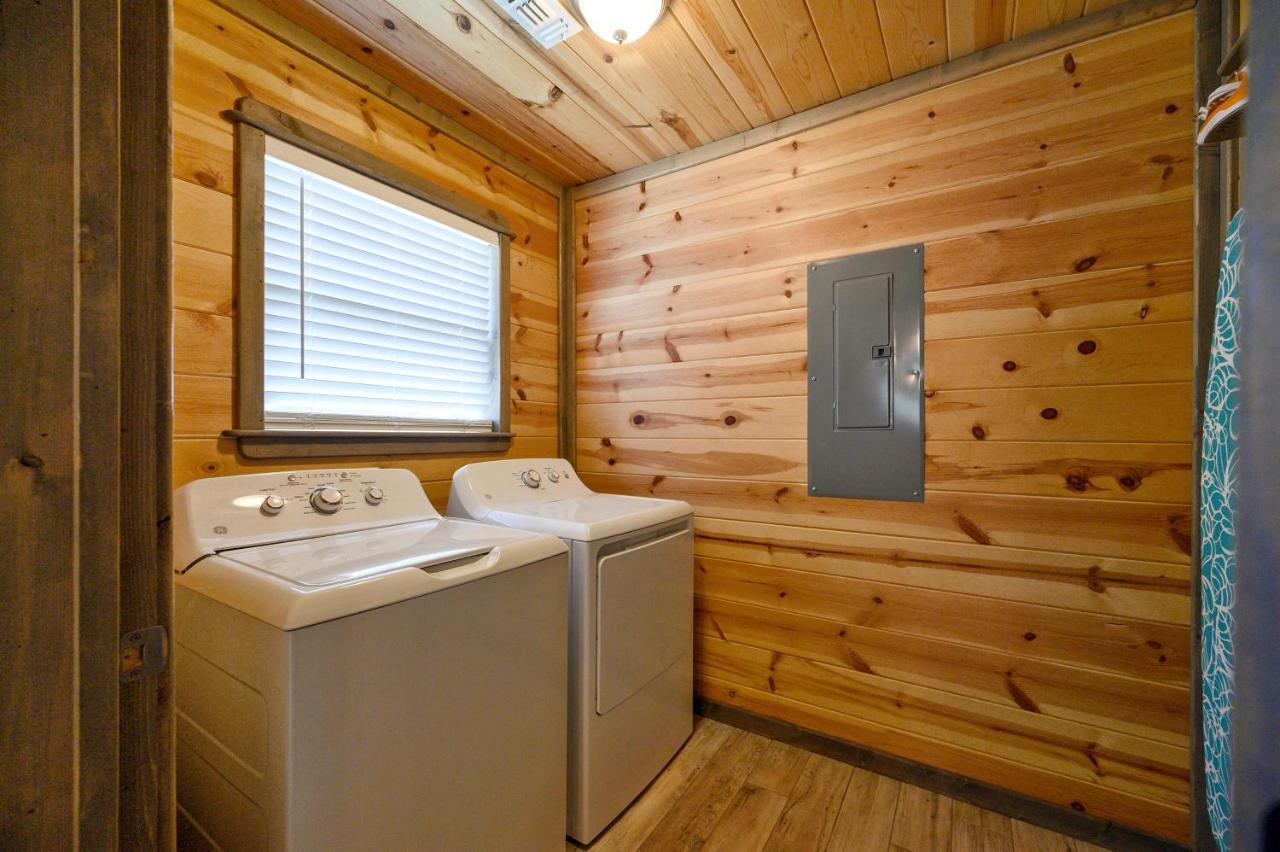 Convenient Romantic Hot Tub Bbq 3-Night Special! Broken Bow Exterior foto