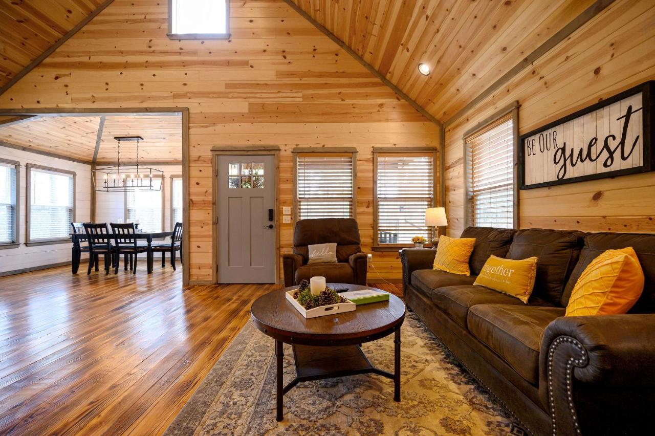 Convenient Romantic Hot Tub Bbq 3-Night Special! Broken Bow Exterior foto