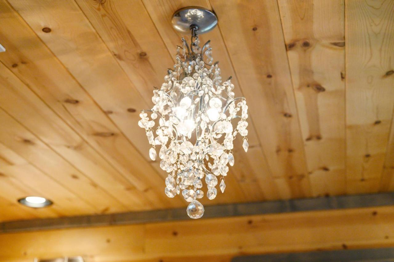 Convenient Romantic Hot Tub Bbq 3-Night Special! Broken Bow Exterior foto