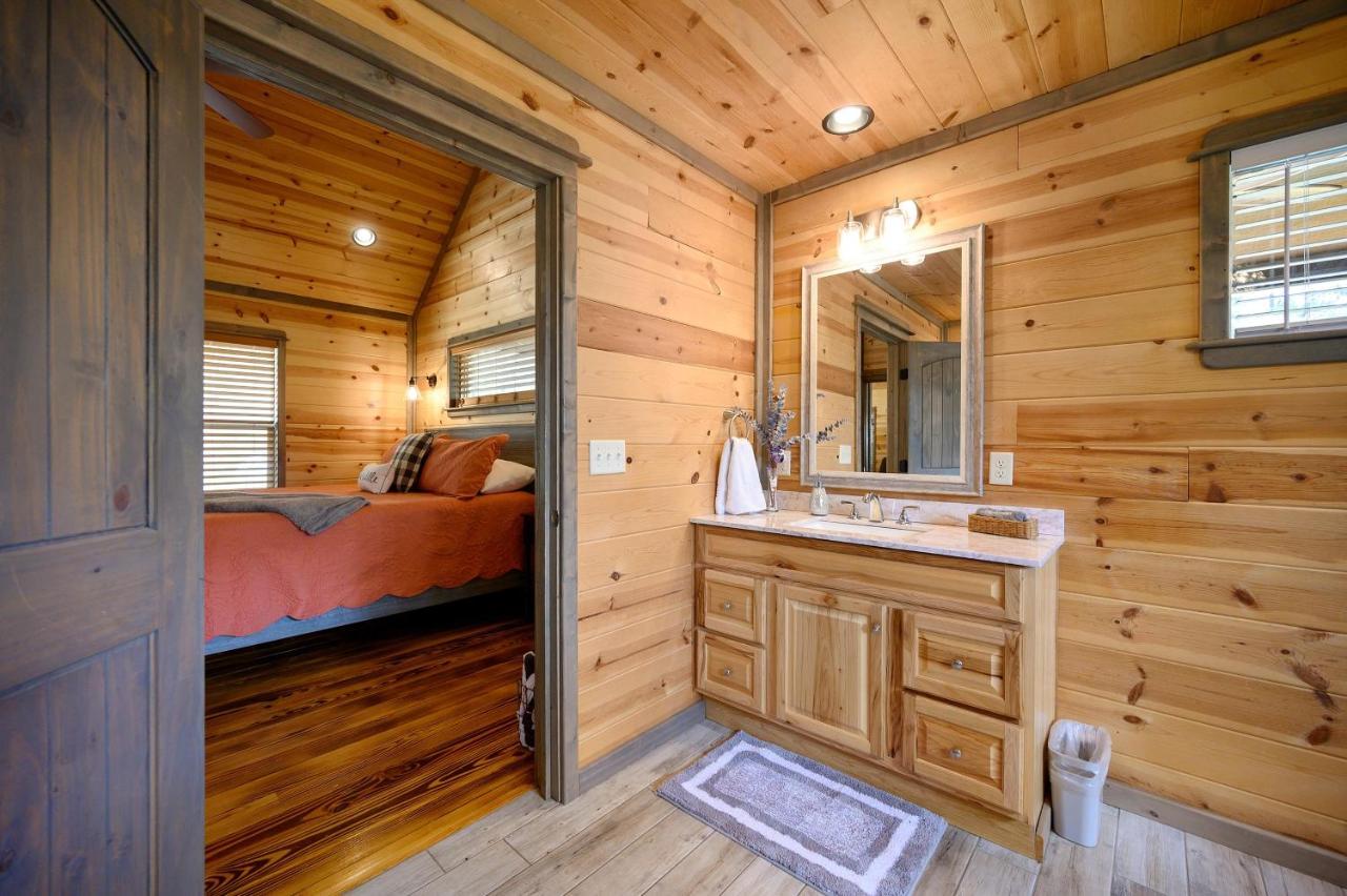 Convenient Romantic Hot Tub Bbq 3-Night Special! Broken Bow Exterior foto