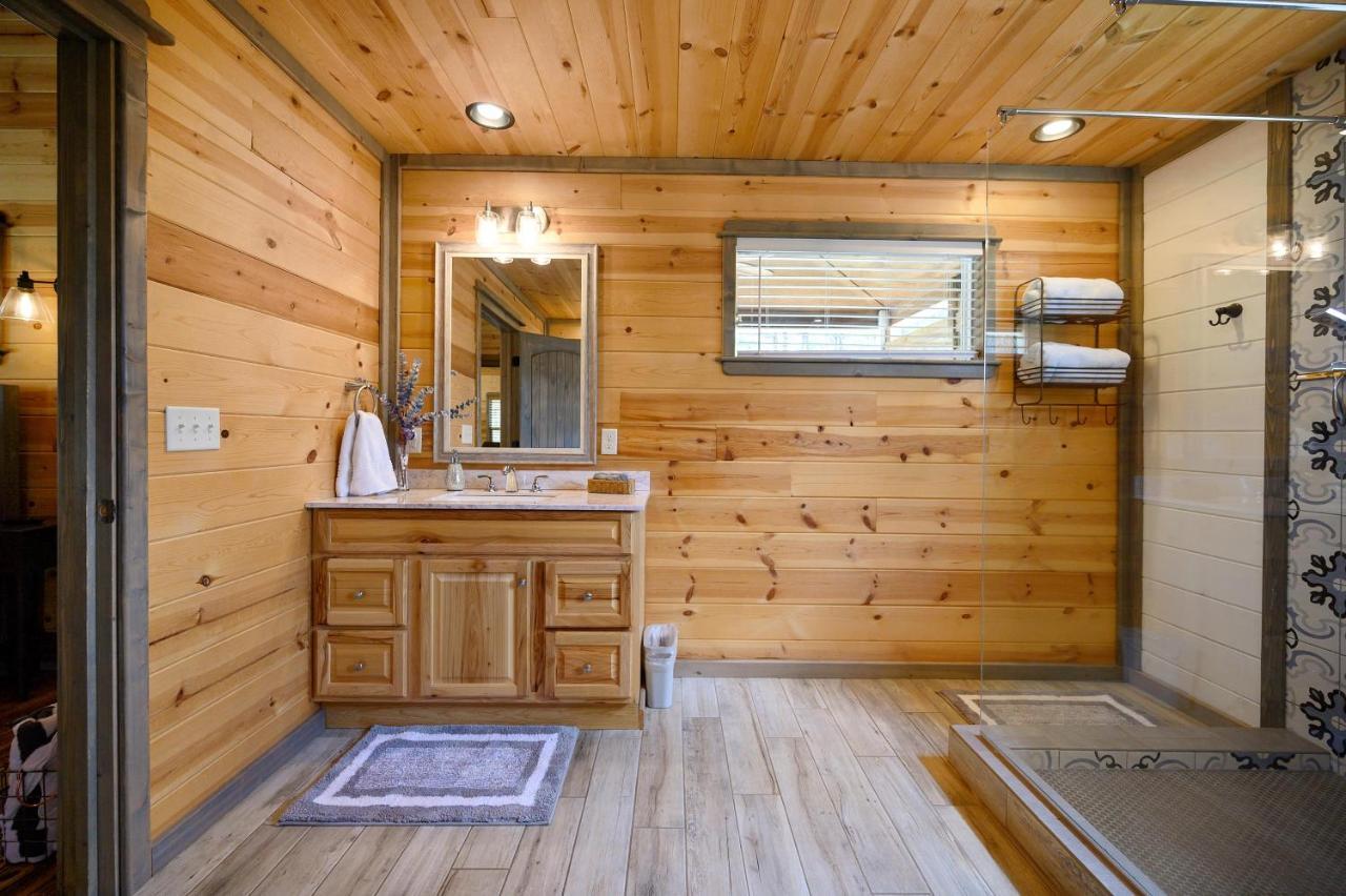 Convenient Romantic Hot Tub Bbq 3-Night Special! Broken Bow Exterior foto