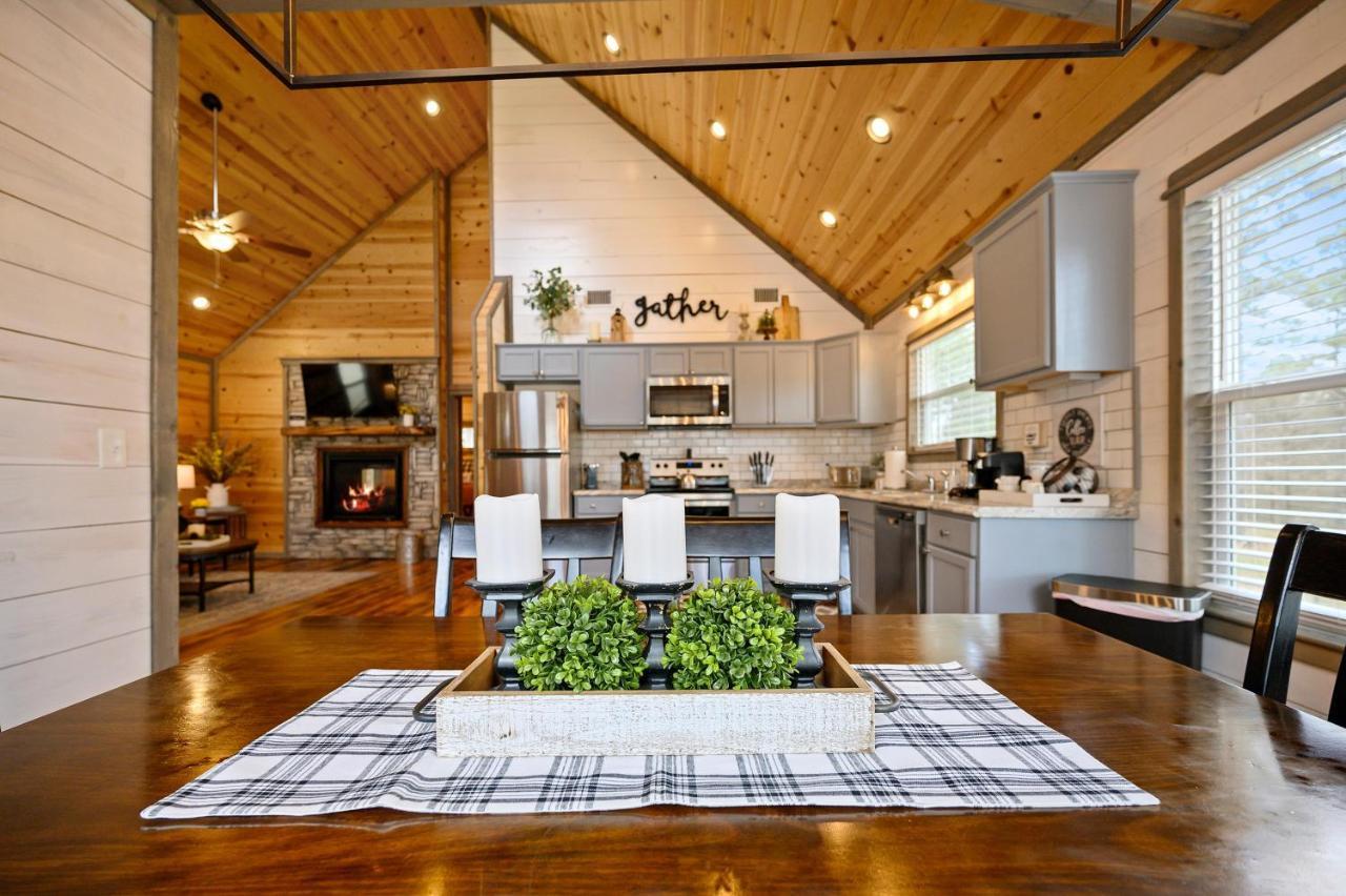 Convenient Romantic Hot Tub Bbq 3-Night Special! Broken Bow Exterior foto