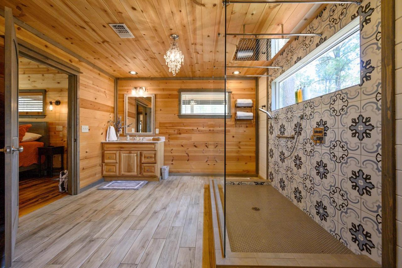 Convenient Romantic Hot Tub Bbq 3-Night Special! Broken Bow Exterior foto