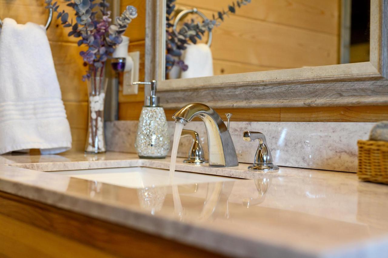 Convenient Romantic Hot Tub Bbq 3-Night Special! Broken Bow Exterior foto