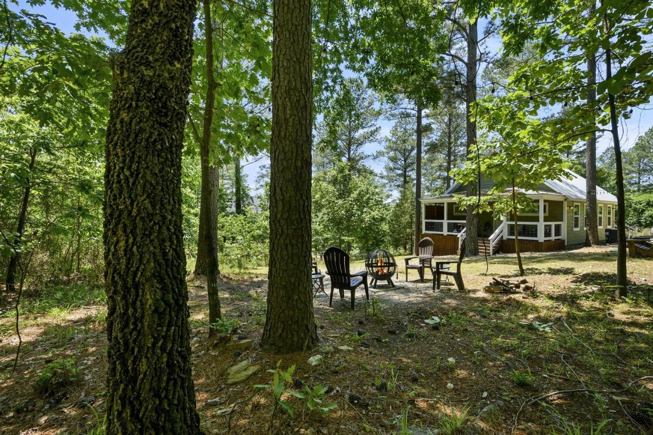 Convenient Romantic Hot Tub Bbq 3-Night Special! Broken Bow Exterior foto